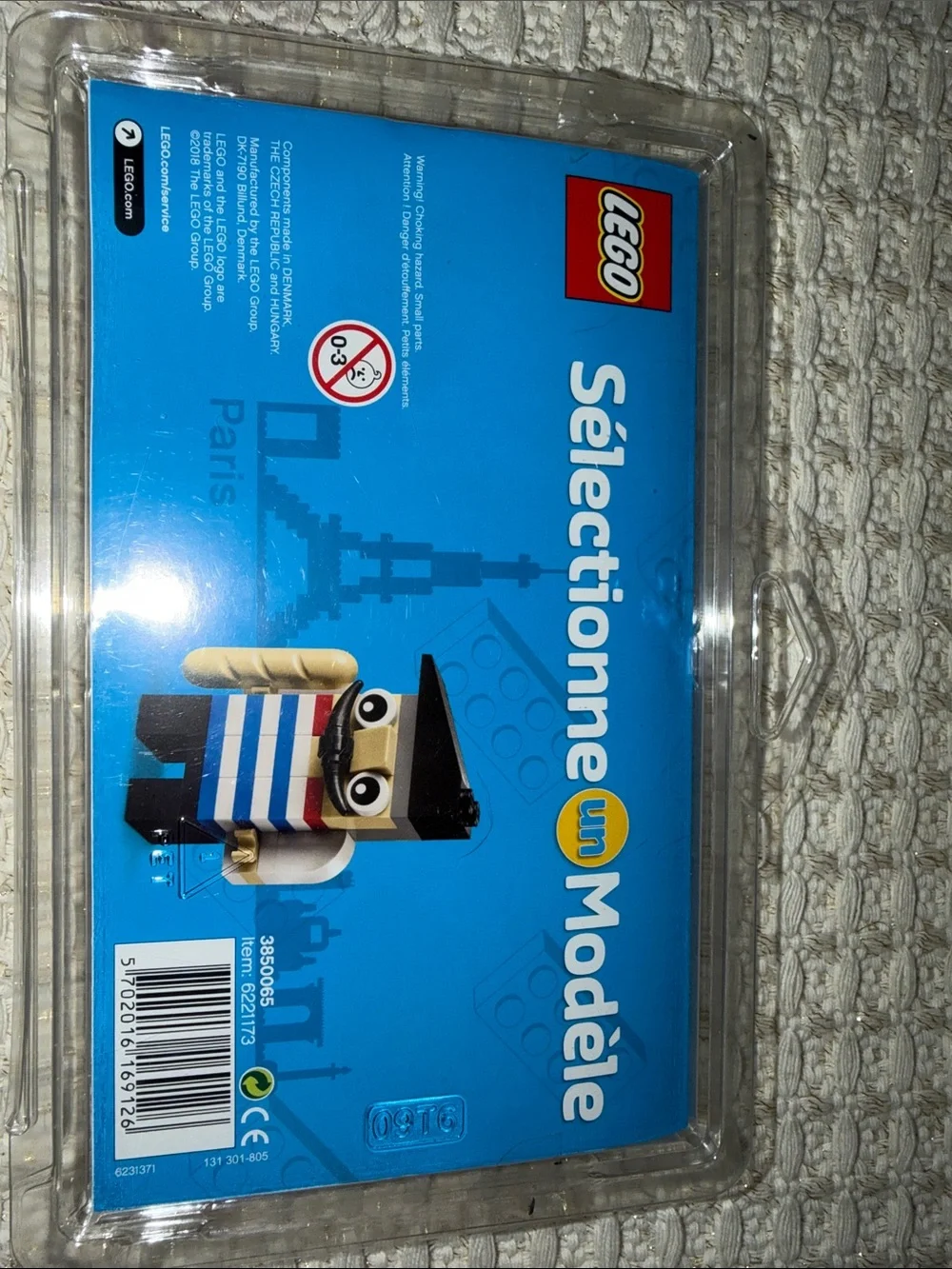 LEGO Parisian Guy Set 3850065 RETIRED RARE Only available in Paris